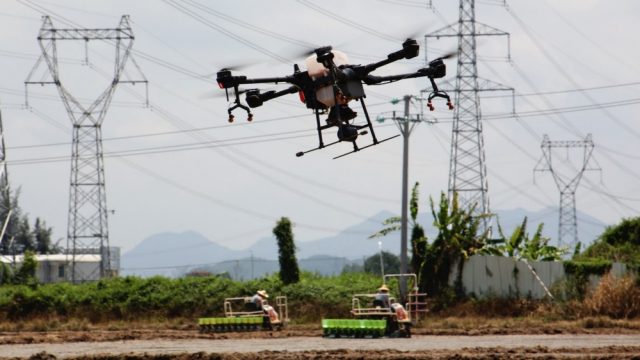 China’s Ace Pilots Lead Expansion of Agricultural Drones – UAS VISION