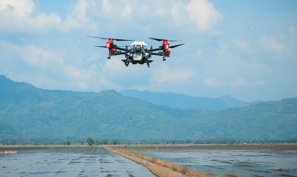 drones-in-vietnam-boost-rice-yields-while-cutting-fertilizer-use-uas